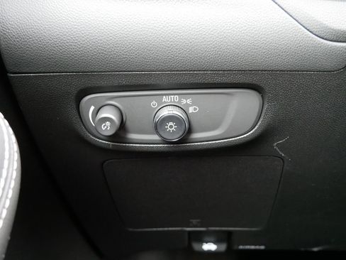 Used 2025 Buick Encore GX Preferred image 22