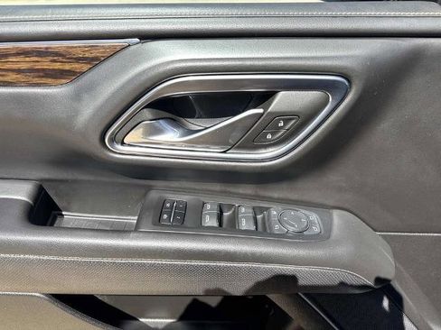 Used 2023 Chevrolet Suburban Premier RWD image 23
