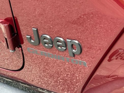 Used 2021 Jeep Gladiator Sport AWD/4WD image 12