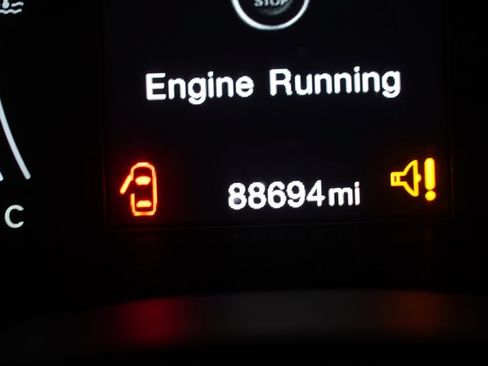 Used 2017 Jeep Renegade Latitude w/ Cold Weather Group AWD/4WD image 8