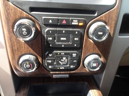 Used 2014 Ford F150 Lariat w/ Equipment Group 501A Mid AWD/4WD image 25