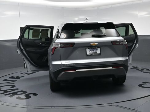 Used 2026 Chevrolet Equinox LT FWD image 27