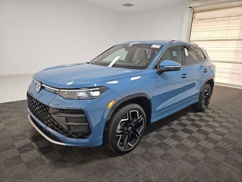 Used 2025 Volkswagen Tiguan SEL R-Line image 1