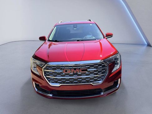 Used 2023 GMC Terrain Denali w/ Denali Premium Package AWD/4WD image 8