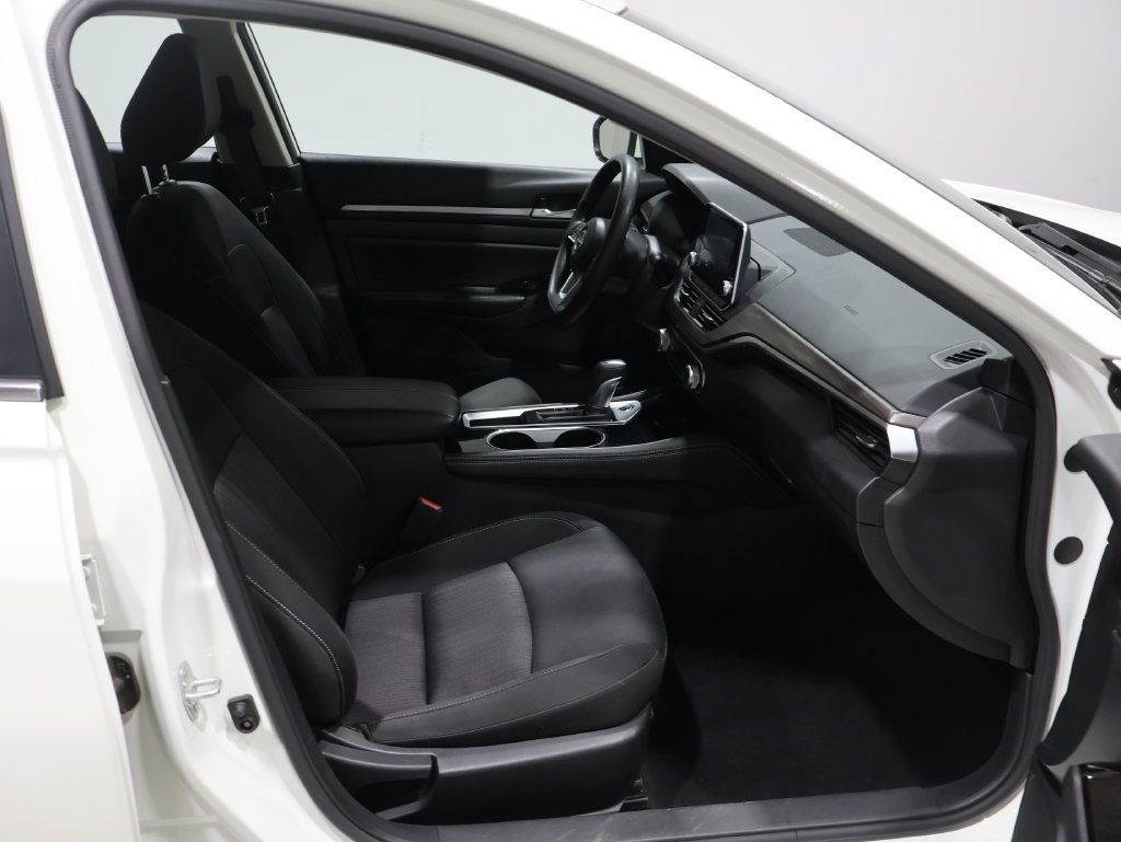 Used 2023 Nissan Altima 2.5 SV FWD image 22