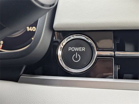 New 2025 Mitsubishi Outlander SEL image 28