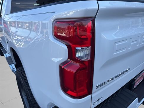 Used 2024 Chevrolet Silverado 1500 High Country w/ High Country Premium Package image 41