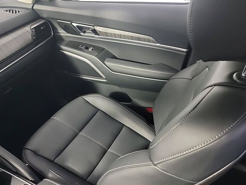 Certified 2025 Kia Telluride EX w/ EX Captain's Chair Package AWD/4WD image 28