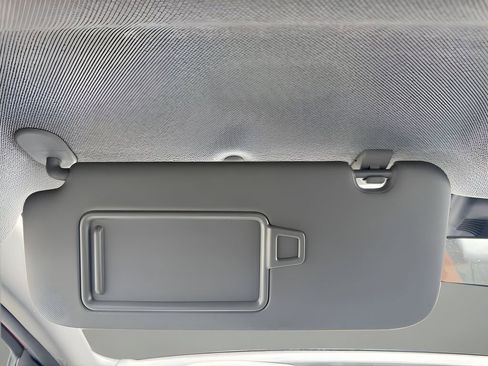 Used 2025 Hyundai Elantra SE image 18