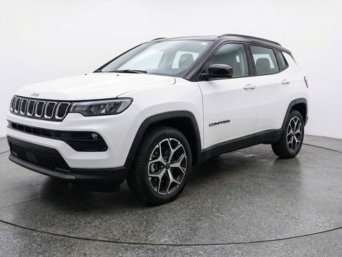 Used 2025 Jeep Compass Limited AWD/4WD image 3