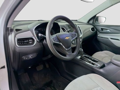 Used 2019 Chevrolet Equinox LS w/ LS Convenience Package image 10