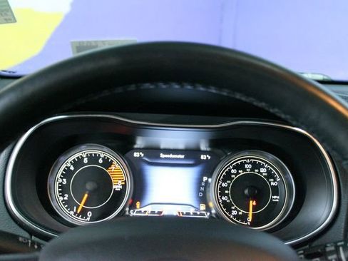 Used 2019 Jeep Cherokee Limited w/ Luxury Group AWD/4WD image 17