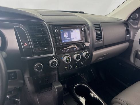 Certified 2019 Toyota Sequoia Limited w/ Safety & Convenience Package AWD/4WD image 16