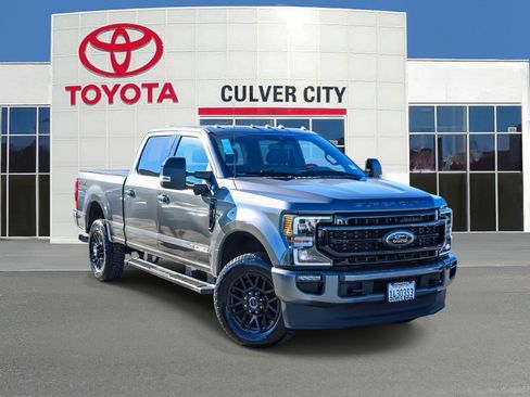 Used 2022 Ford F350 Lariat w/ Black Appearance Package image 1