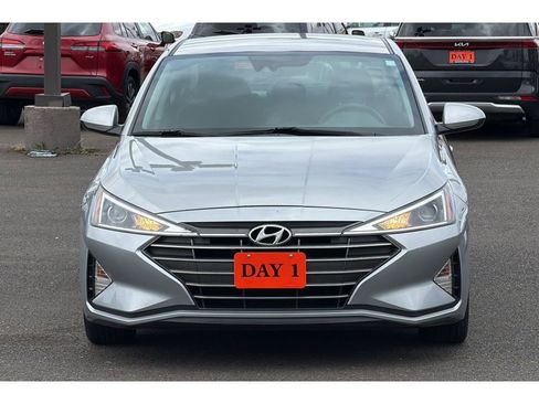 Used 2020 Hyundai Elantra SEL w/ Cargo Package (C1) FWD image 11