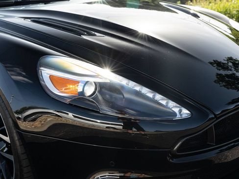 Used 2018 Aston Martin Vanquish S RWD image 14