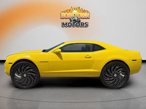 Used 2010 Chevrolet Camaro LT RWD image 3