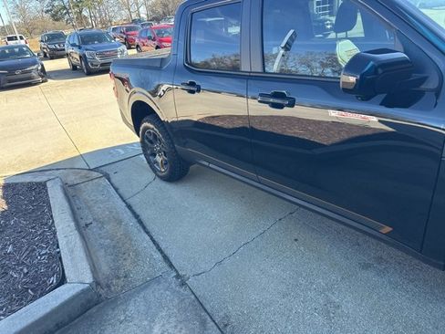 Used 2025 Ford Maverick Tremor image 7