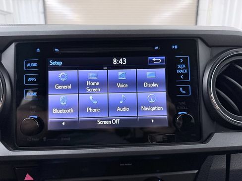 Used 2019 Toyota Tacoma TRD Off-Road w/ Technology Package AWD/4WD image 18