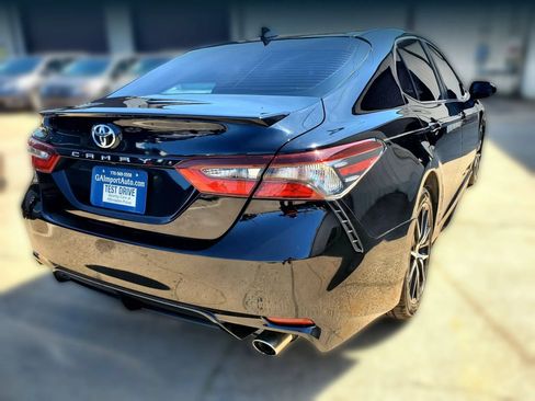 Used 2021 Toyota Camry SE FWD image 15