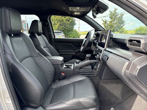 Used 2025 Toyota 4Runner TRD Off-Road Premium AWD/4WD image 13