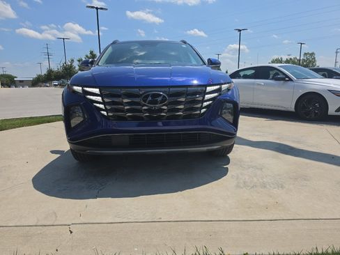 Used 2024 Hyundai Tucson Limited AWD/4WD image 2