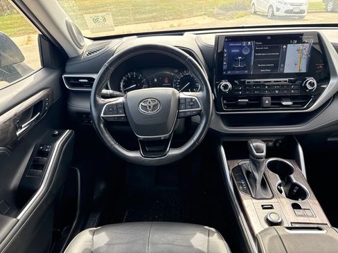 Used 2021 Toyota Highlander Limited AWD/4WD image 14