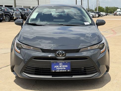 Used 2026 Toyota Corolla LE FWD image 3