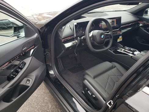 New 2026 BMW 540i xDrive image 9