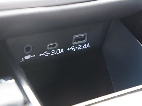 Used 2023 Subaru Outback Premium image 29