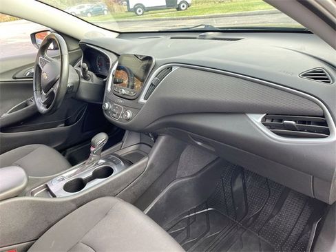 Certified 2023 Chevrolet Malibu RS w/ LPO, Floor Liner Package image 26