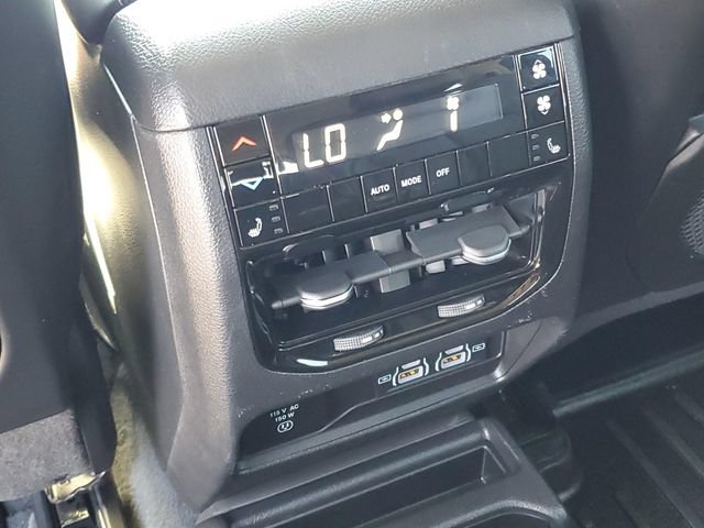 Used 2023 Jeep Grand Cherokee L Limited w/ Luxury Tech Group II RWD image 29