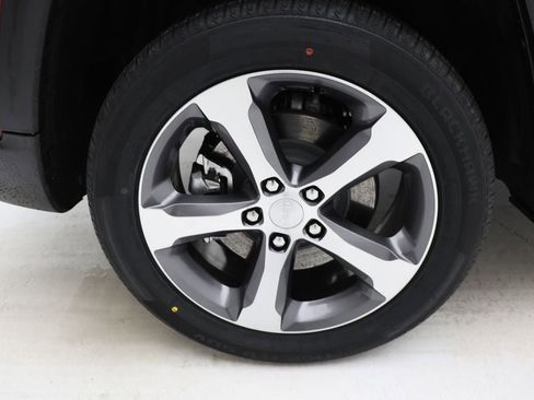 Used 2023 Jeep Grand Cherokee 4WD 4xe w/ Luxury Tech Group II image 9