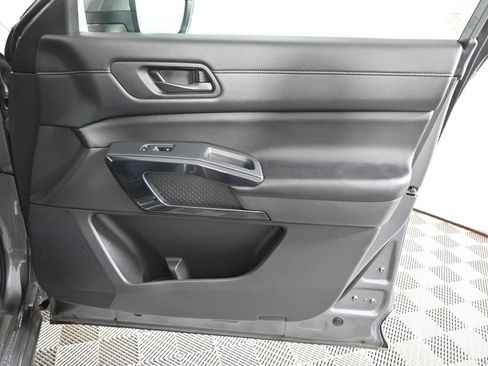 Used 2024 Nissan Pathfinder SV w/ SV Premium Package AWD/4WD image 12