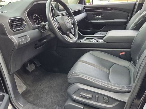 Used 2024 Honda Pilot Touring image 18