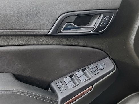 Used 2019 GMC Yukon XL SLT w/ Premium Edition image 9