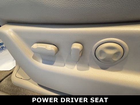 Used 2011 Chevrolet Suburban LTZ image 22