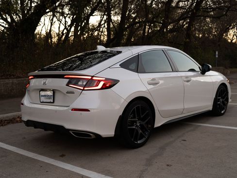 Certified 2024 Honda Civic Sport Touring image 9