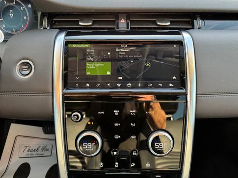 Used 2020 Land Rover Discovery Sport SE image 28