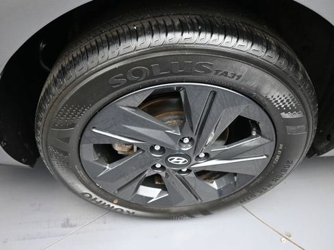 Certified 2023 Hyundai Elantra SEL w/ Preferred Accessory Package FWD image 12