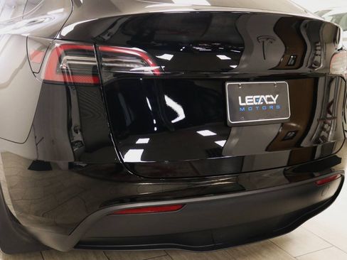 Used 2023 Tesla Model Y Long Range AWD/4WD image 97