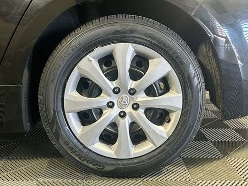 Certified 2022 Toyota Corolla LE image 29
