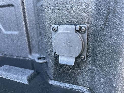 Used 2022 GMC Sierra 1500 Elevation image 35