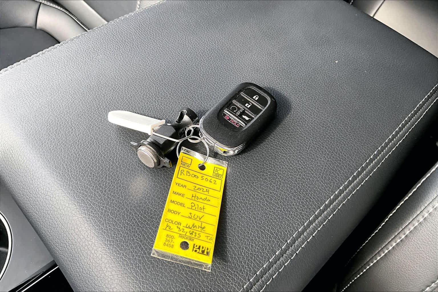 Used 2024 Honda Pilot Touring image 15