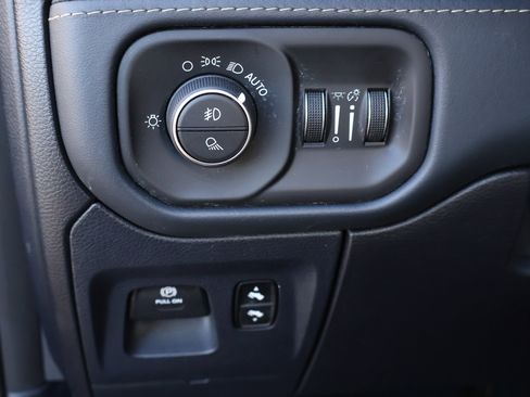 Used 2019 RAM 1500 Limited image 14