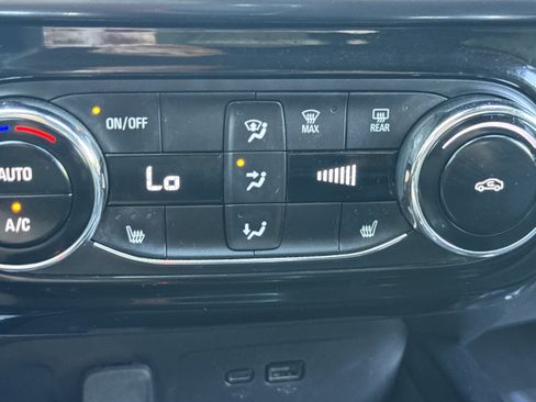 Used 2025 Chevrolet Trax ACTIV w/ Driver Confidence Package FWD image 18