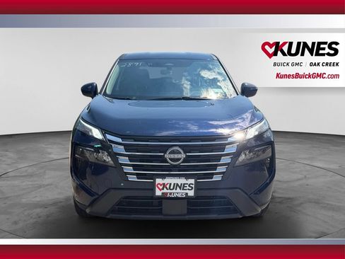 Used 2025 Nissan Rogue SV AWD/4WD image 3