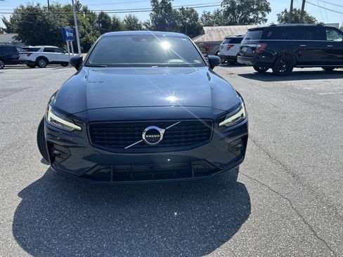 Used 2021 Volvo S60 T5 R-Design AWD/4WD image 2
