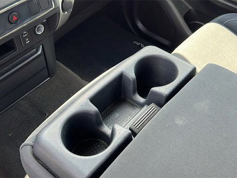 Used 2018 Nissan Titan SV image 24