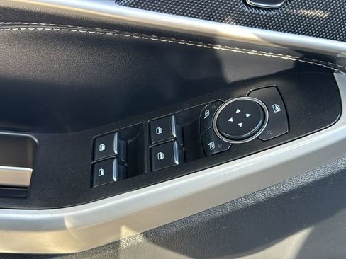 Certified 2021 Ford Explorer XLT w/ Equipment Group 202A RWD image 19